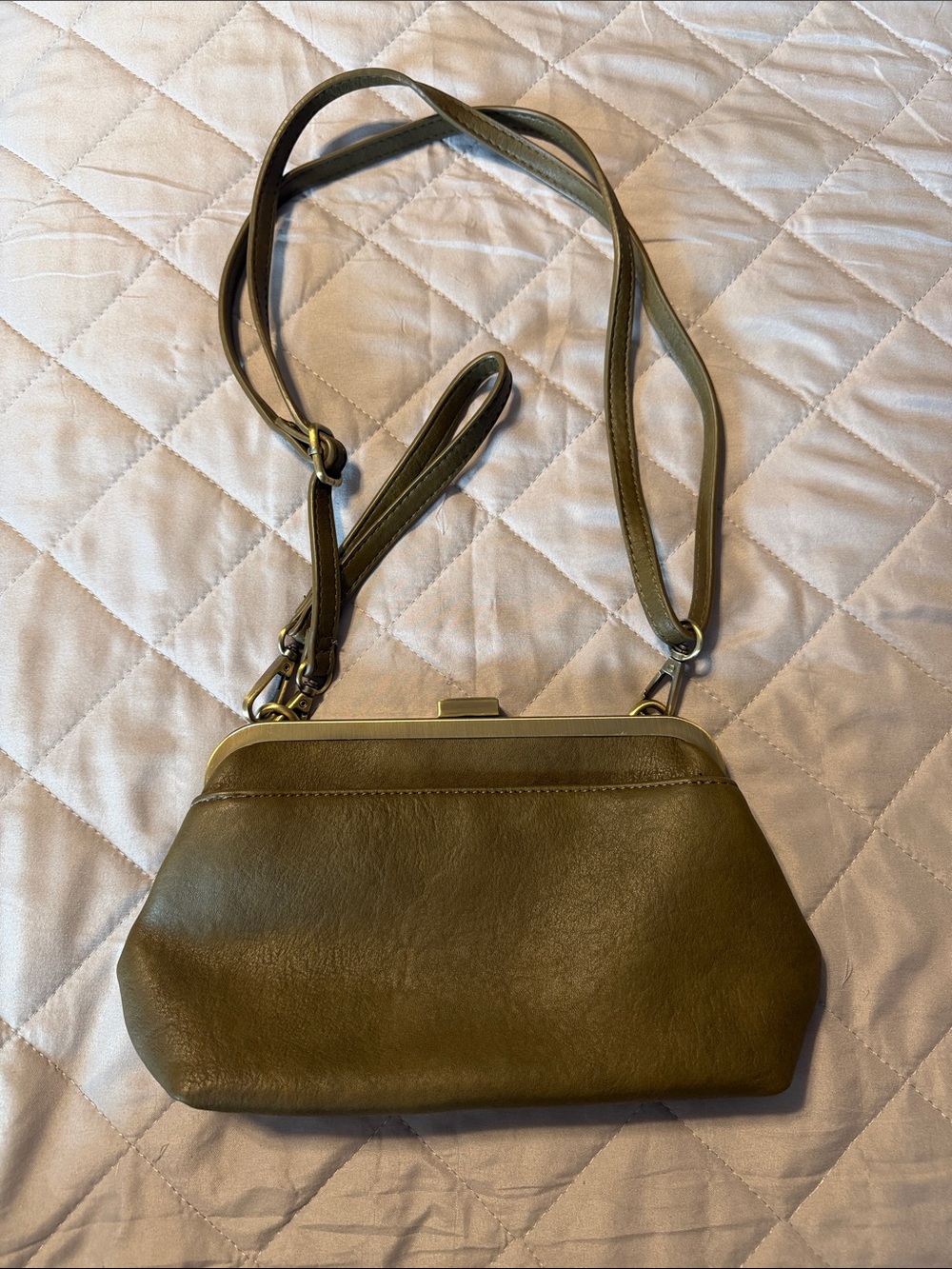 NWOT Joy Susan Olive Green Convertible Clutch/ Wristlet/ Crossbody/ shoulder bag